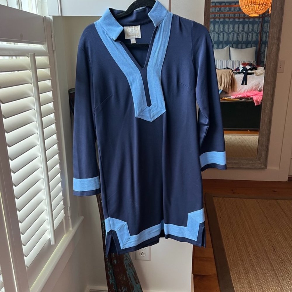 LONG SLEEVE CLASSIC TUNIC WITH TWILL TAPE by Sail To Sable in Size Small